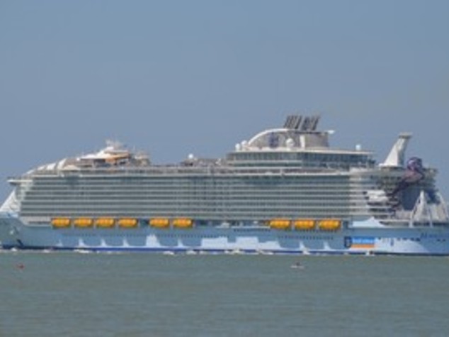 Debutta Harmony of the seas, la nave dei record - FOTO