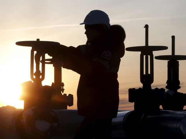 Petrolio: prezzo si stabilizza, Wti sotto 45 dollari