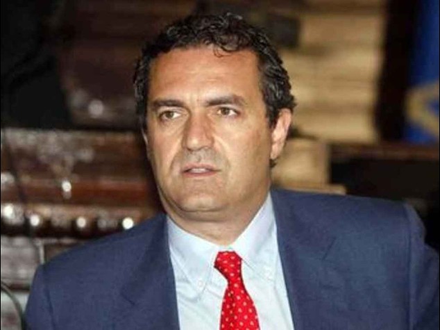 De Magistris non lascia "si dimettano i giudici" - Video