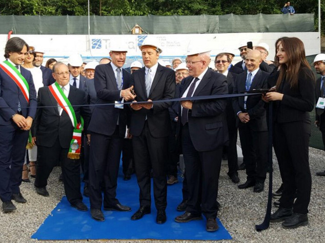 Renzi inaugura il Ponte elettrico, "Sud può ripartire"