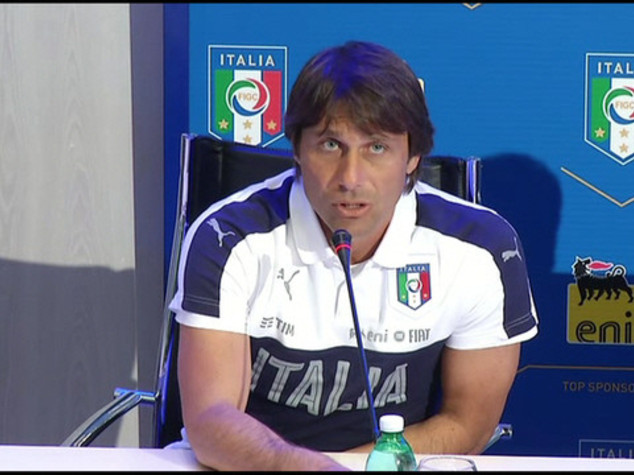 Football: Italy need fire inside, says manager Conte