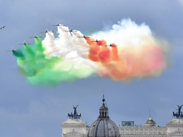 Italian president appreciates sobriety of military parade