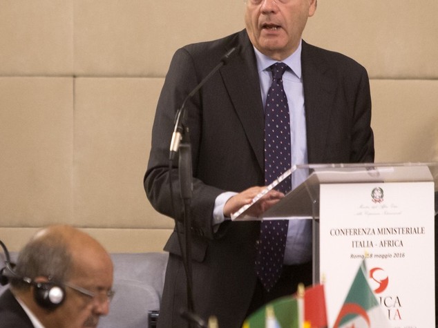 Libia: Gentiloni incontra re Salman, insieme a fianco di Serraj