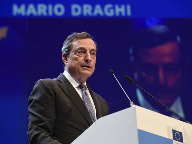 Bce non tocca tassi, Draghi, restano rischi su ripresa