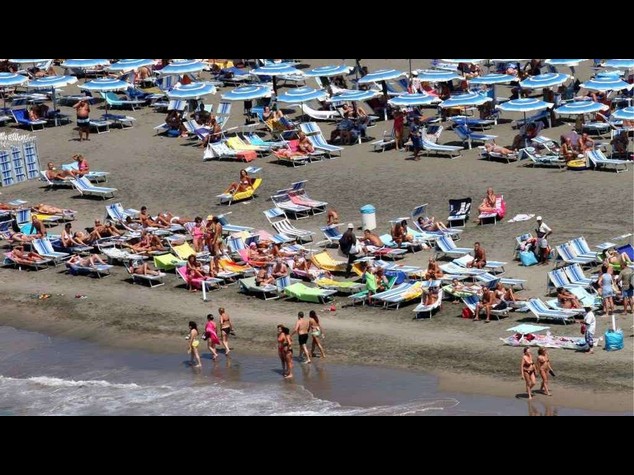 Estate: 76% italiani fara' vacanze nella Penisola, 66% al mare