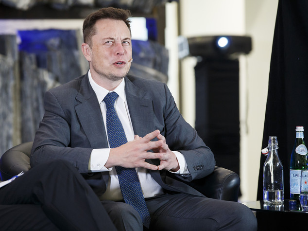 Forum Pietroburgo: a caccia di star, invito a patron Tesla