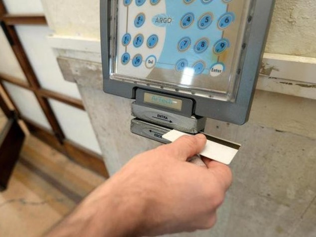 Furbetti del cartellino a spasso per il mercato, 24 indagati nel Reggino