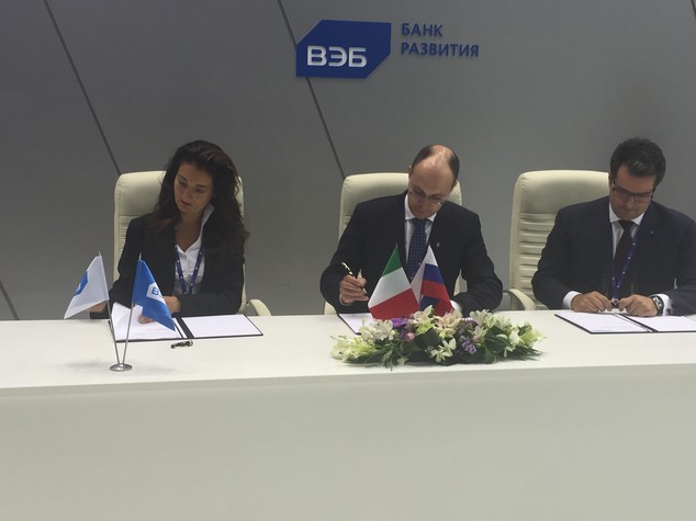 Forum Pietroburgo: firmato accordo collaborazione Sace-Veb