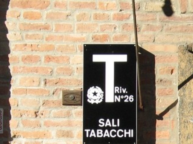 Rapina a Roma, tabaccaio spara