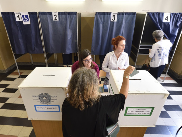 Ballottaggi: alle 19 affluenza in calo