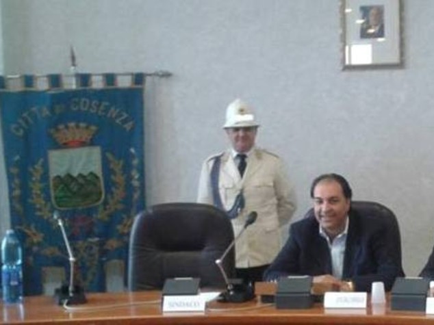 Colpi di pistola a Cosenza contro ex consigliere comunale