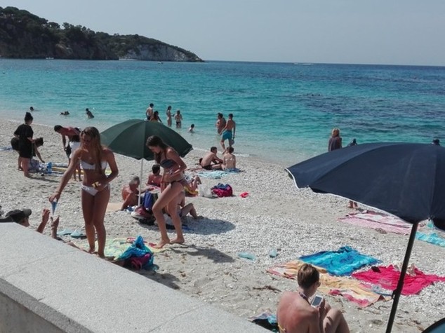 Estate, prova costume stressa più uomini che donne