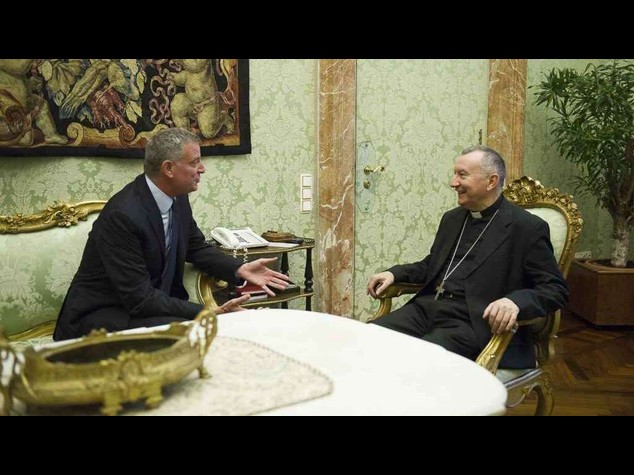 De Blasio in Vaticano: "Santita' venga in visita a New York"
