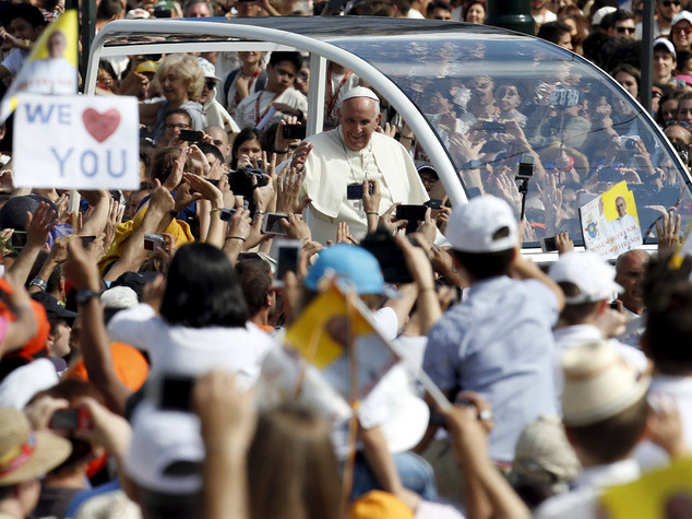 Papa chiede perdono ai valdesi "Per le violenze che avete subito"