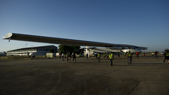 Nuovo record Solar Impulse, sorvola l'Atlantico spinto dal sole