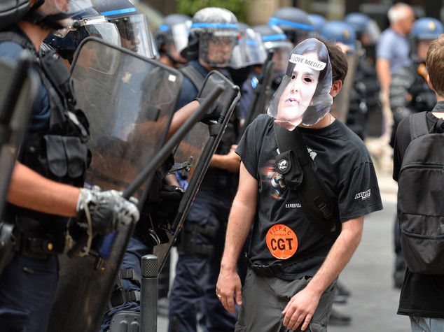 Corteo blindato a Parigi, 85 fermi prima dell'inizio
