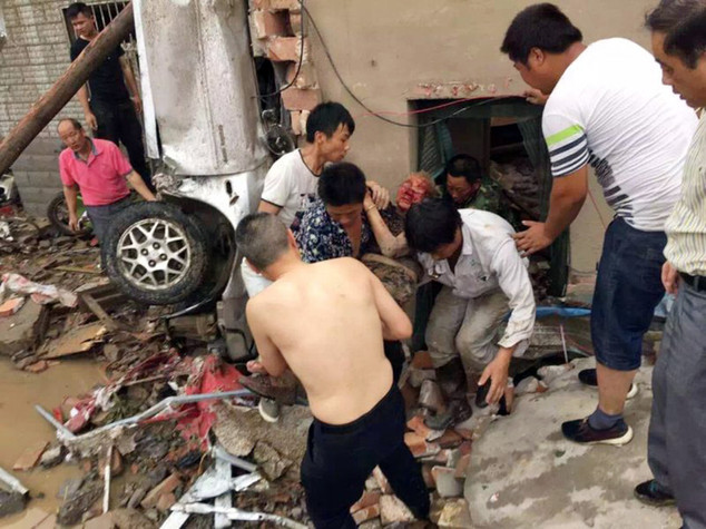 Tornado in Cina, 98 morti e 800 feriti