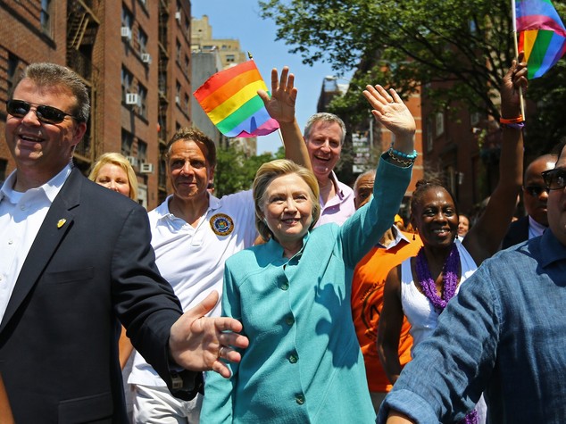 Clinton sfila al Gay Pride di New York