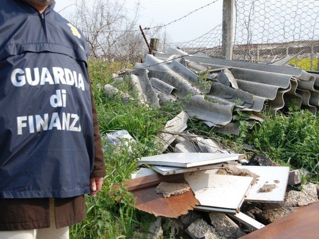 == Rifiuti: mancate bonifiche Campania, danno da 27 mln