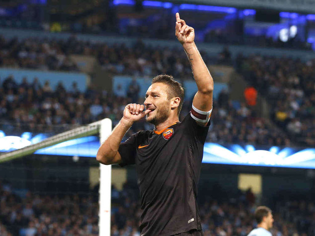 Champions: grandissima Roma a Manchester, 1-1 col City e Totti nella leggenda