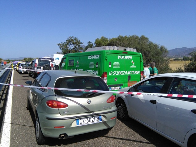 Assalto fallito a portavalori nel Cagliaritano, poi fuga con ostaggio