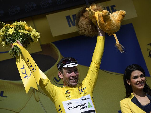Tour 2016, Cavendish vince in volata la prima tappa