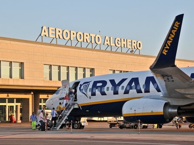 Aeroporto Alghero: sindaci in rivolta, assemblea ad Alghero