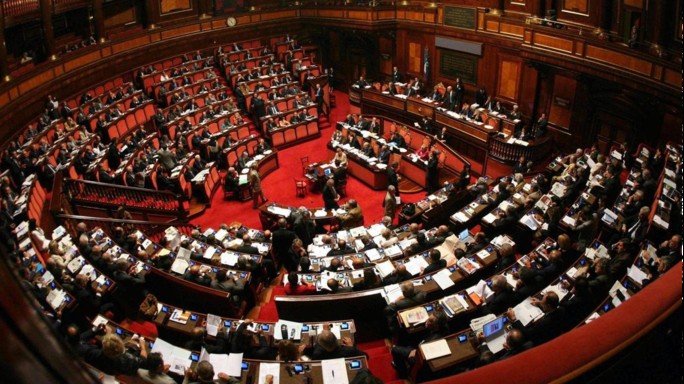 Costi politica, no voto su legge taglia-stipendi