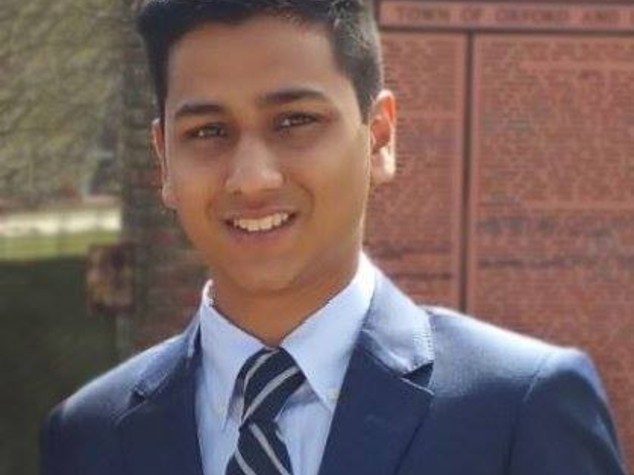 Studente musulmano rifiutò di abbandonare amiche, ucciso