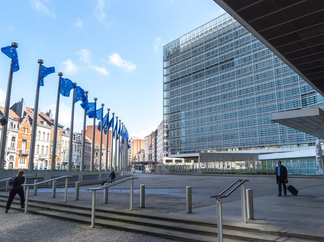 Ue: Commissione e Stati Uniti approvano 'Privacy Shield'