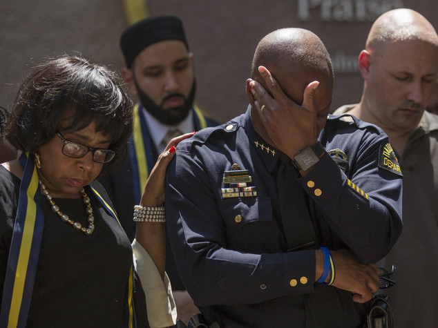 Killer Dallas ha agito da solo, appello di Biden all'unità