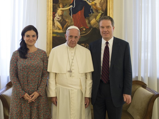 Greg e Paloma portavoce del Papa, gratitudine a Lombardi