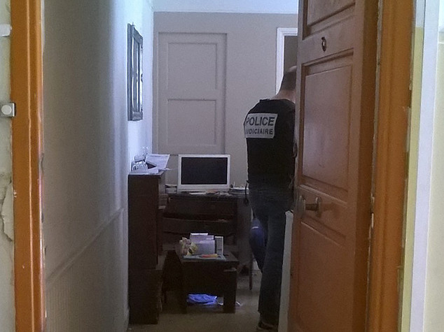Perquisizione a casa dell' autore strage