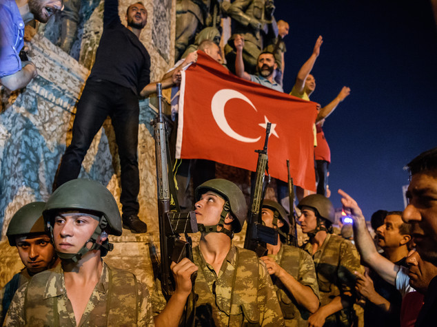 Turchia, caccia ai golpisti Rischiano pena di morte