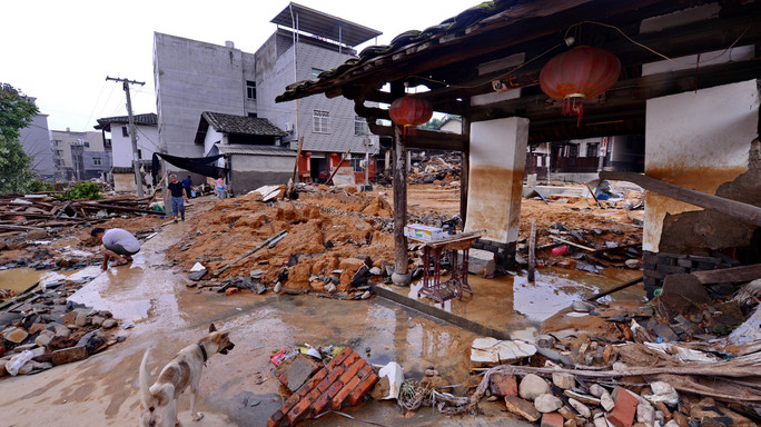 Cina, 83 morti per tifone Nepartak