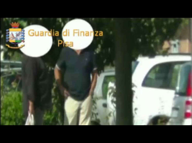 Gdf Pisa scopre falso cieco, sequestro beni 47mila euro - Video