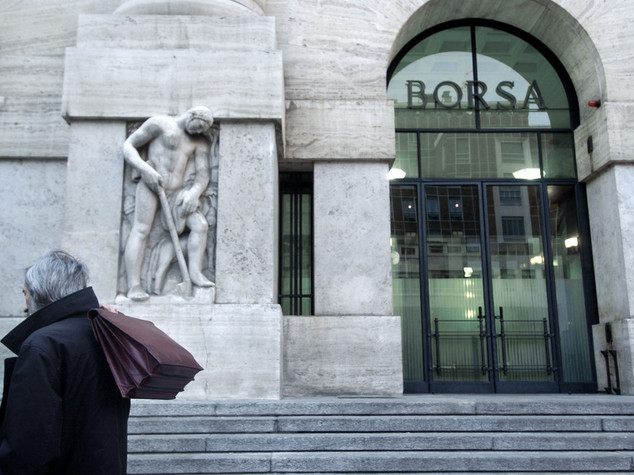 Borsa: avvio cauto (+0,16%), in luce Mps giu' Luxottica
