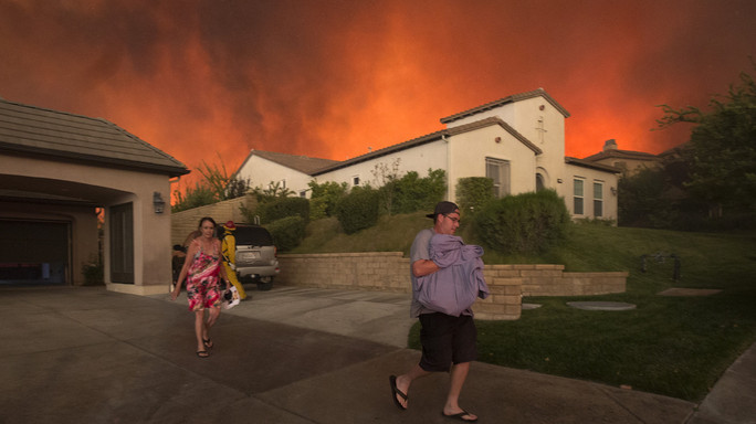 Fiamme 'Sand Fire' avanzano, 20mila in fuga in California