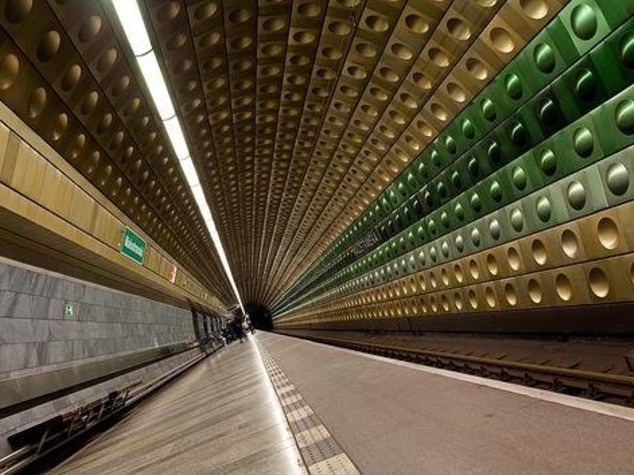 Auto abbandonata, rientrato allarme metro a Londra