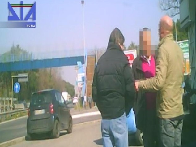 Usura, giro di vite della Dia a Roma; 16 arresti - Video