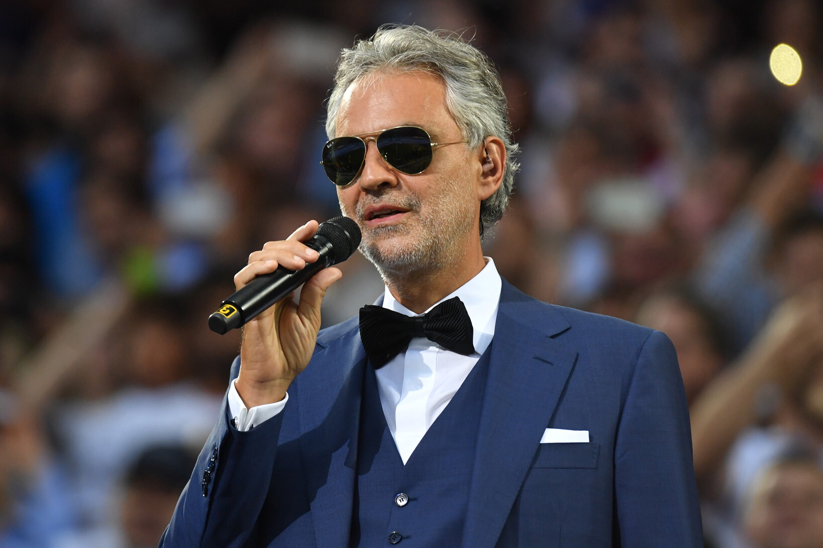 Il consiglio islamico dell'Indonesia frena Andrea Bocelli: "Supporta Israele, stop ai concerti"