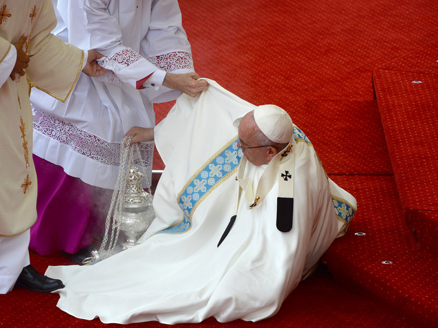 Il Papa in Polonia, "non isolatevi"