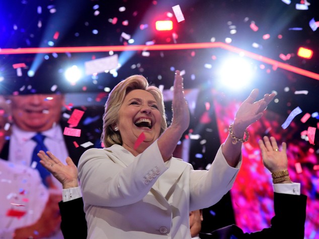 Hillary accetta nomination, "saremo più forti se uniti"