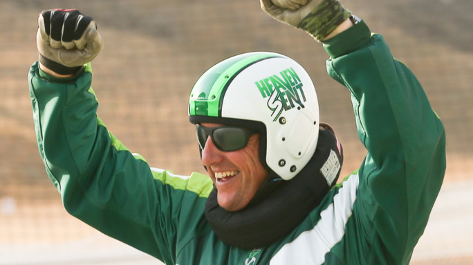 Giù da 7.620 metri senza paracadute a 193 Km/h, Daredevil Aikins record