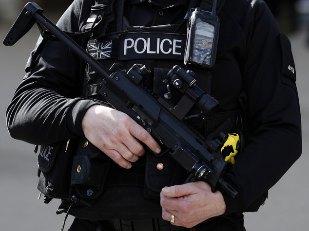 Da oggi più poliziotti armati nelle strade di Londra