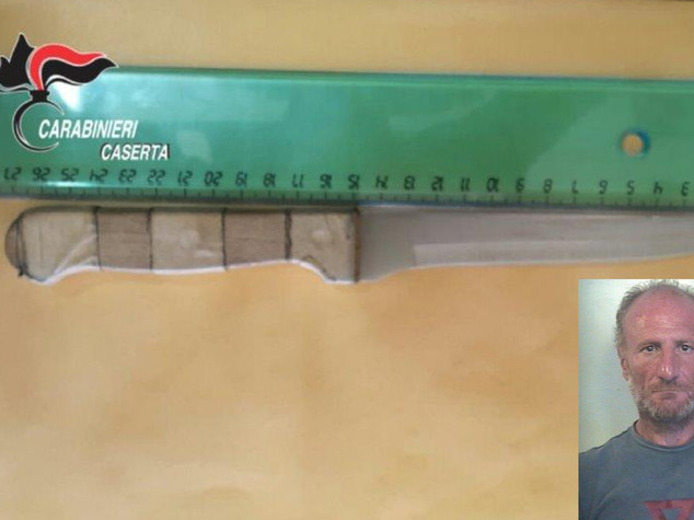 Uccide la compagna a coltellate, vivevano in un camper