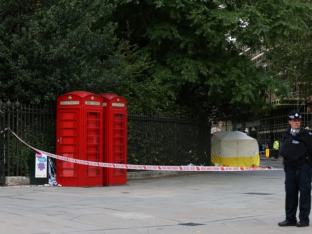 Psicosi a Londra, folle pugnala un'americana - FOTO e VIDEO