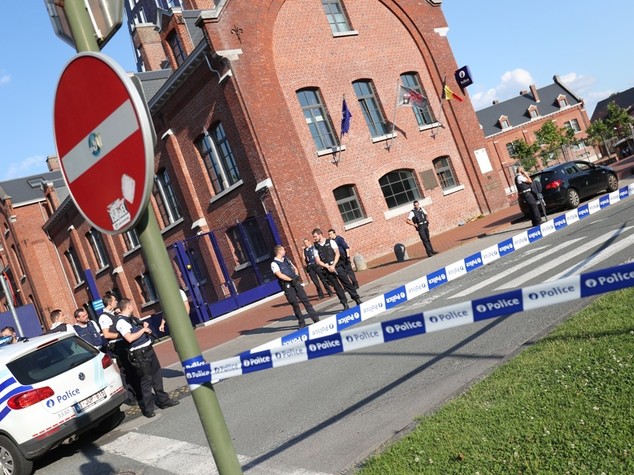 Due poliziotte ferite a colpi machete in Belgio