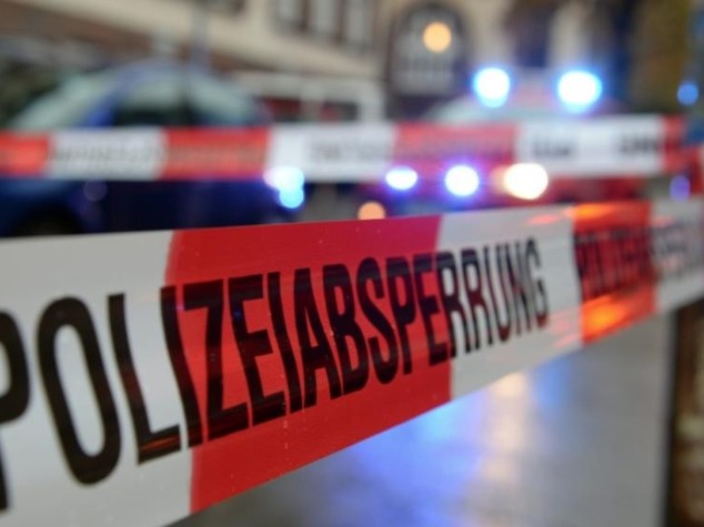 Uomo armato asserragliato in un caffè in Germania