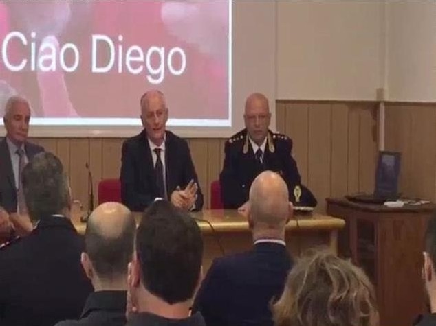 Gabrielli incontra colleghi agente morto a Ventimiglia - Video